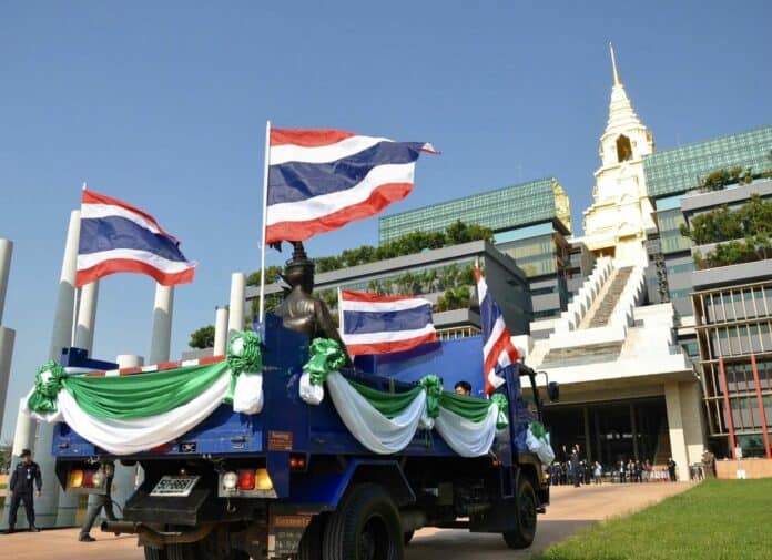 เลขทะเบียนรถนำพิธีอัญเชิญพระบรมราชานุสาวรีย์ ร.7